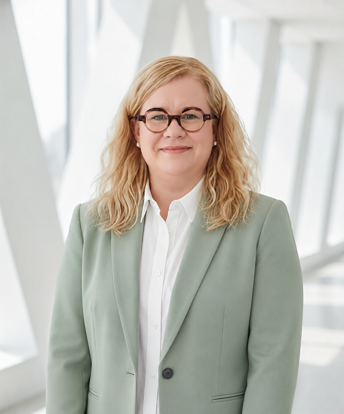 Elle Anderson — identity-first coach for entrepreneurs